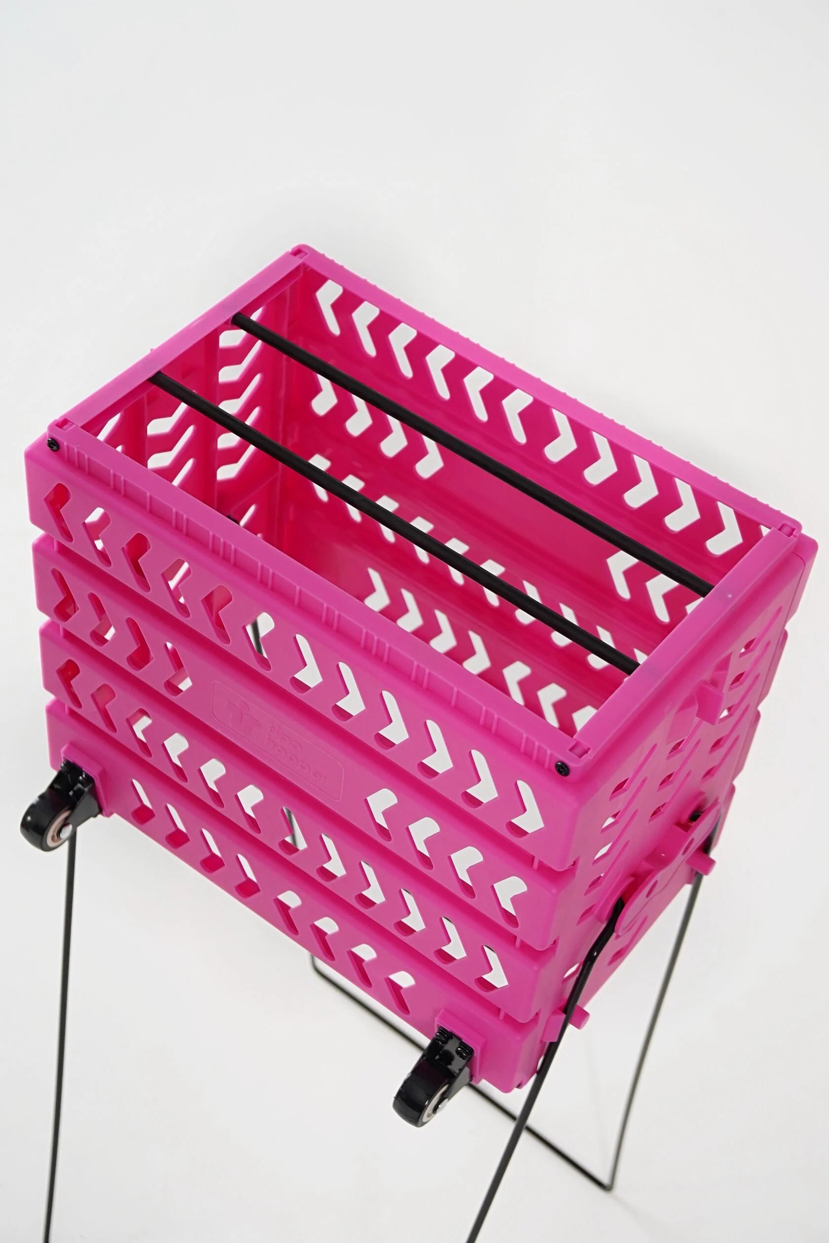 Корзина для теннисных мячей tipo Tennis Hopper - Neon Pink (75) Корзина для теннисных мячей tipo Tennis Hopper - Neon Pink (75)