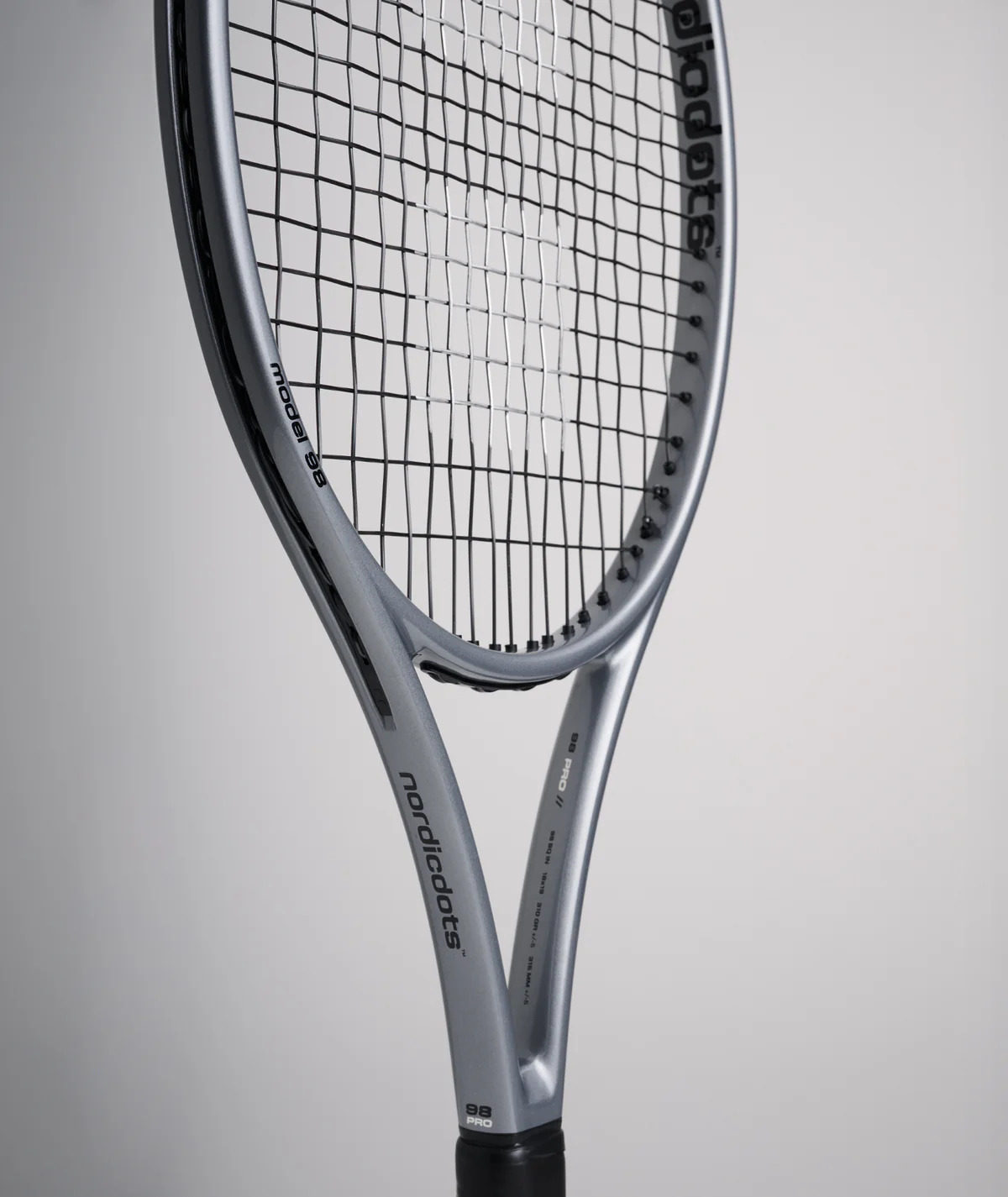 Ракетка теннисная NORDICDOTS Model 98 Pro - Steel Gloss Ракетка теннисная NORDICDOTS Model 98 Pro - Steel Gloss